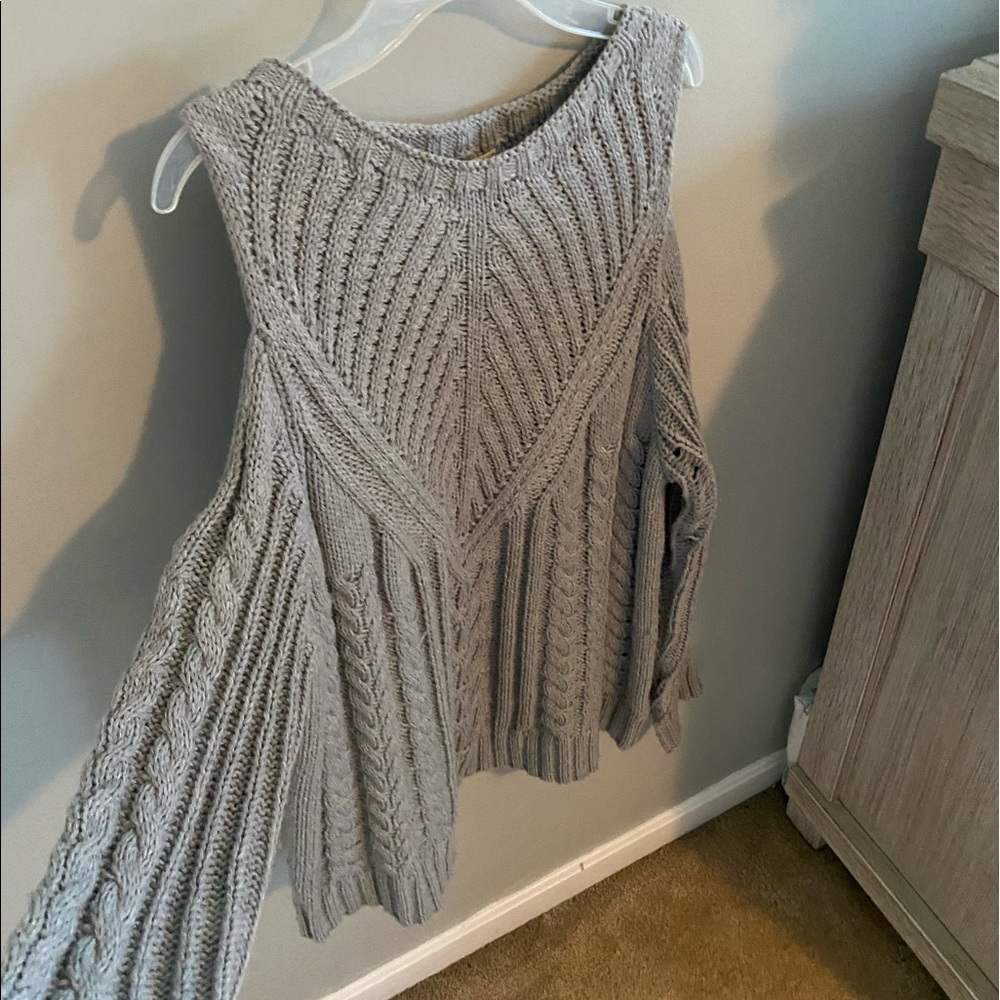 Shoulder Cutout Sweater!